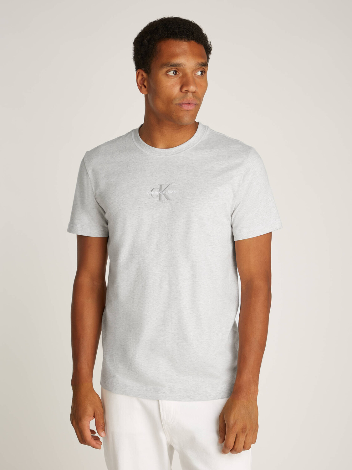 

Футболка CALVIN KLEIN JEANS Regular Fit, серый