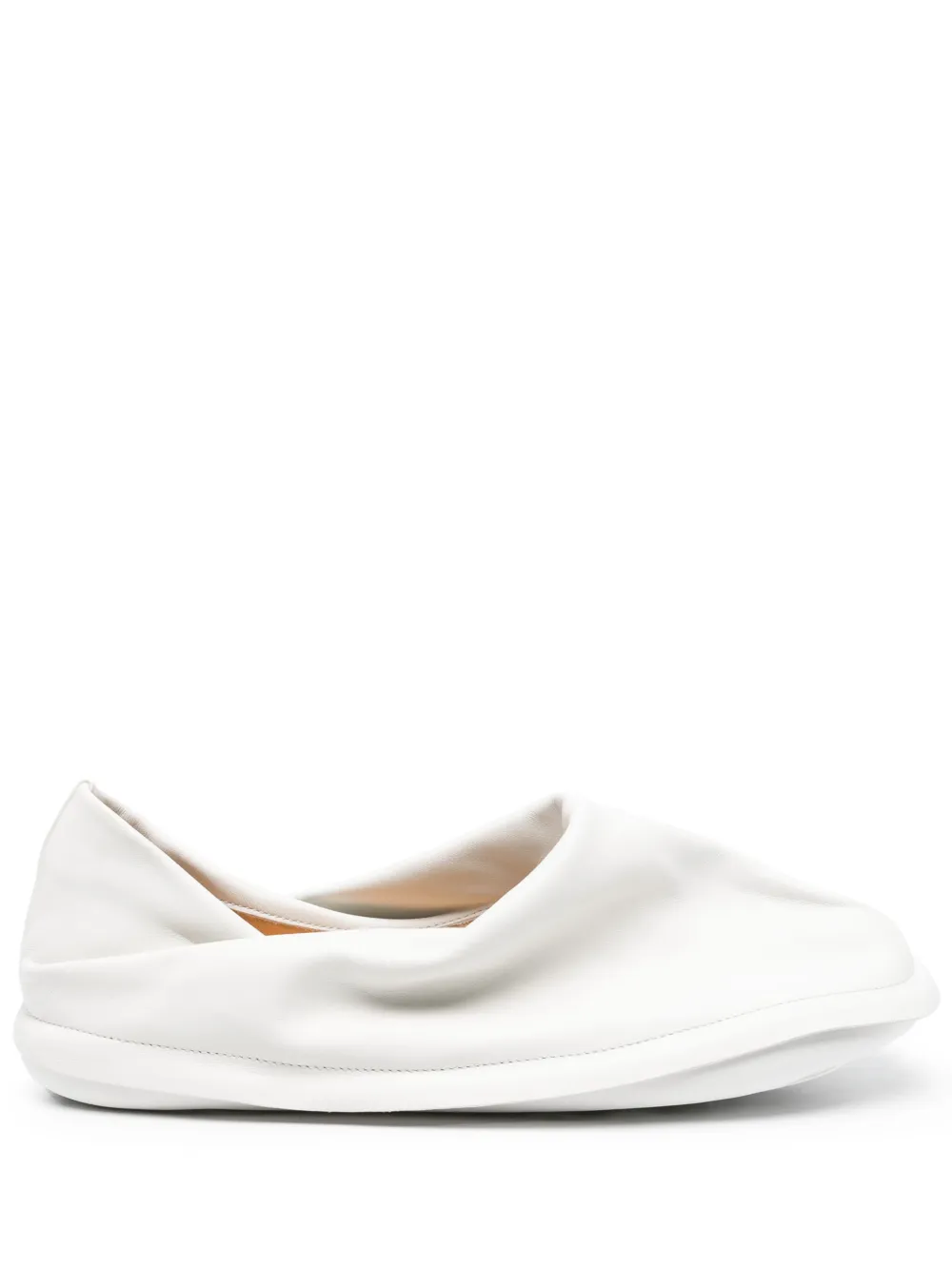 

Слиперы Peu Form из коллаборации с Issey Miyake Camper, белый