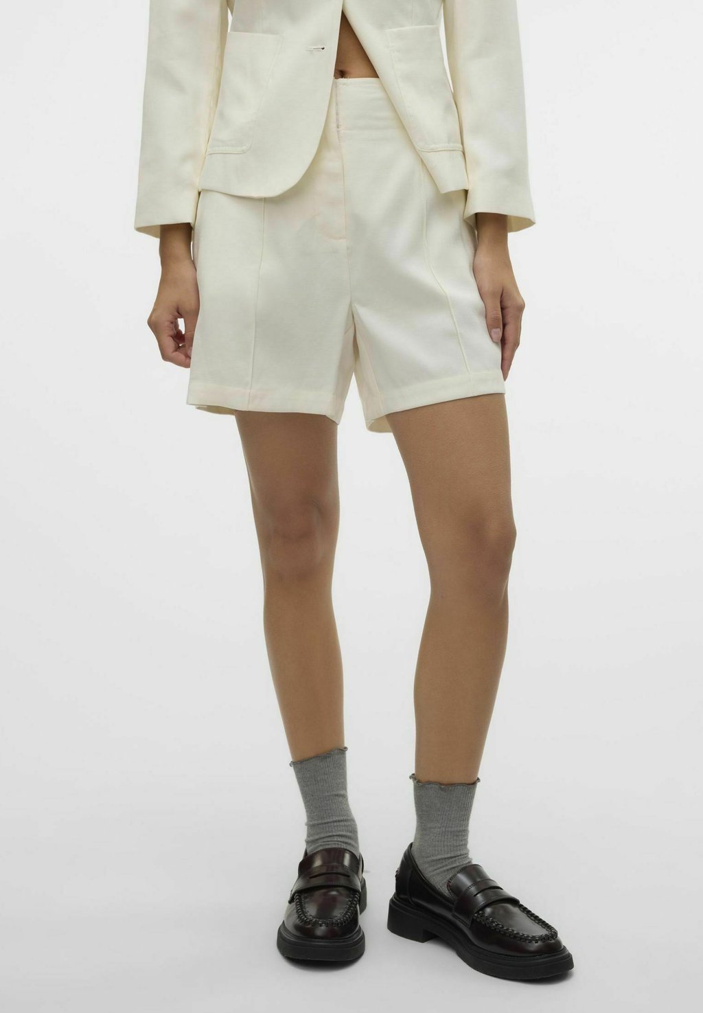 

Шорты VMRILEY Vero Moda, кремовый
