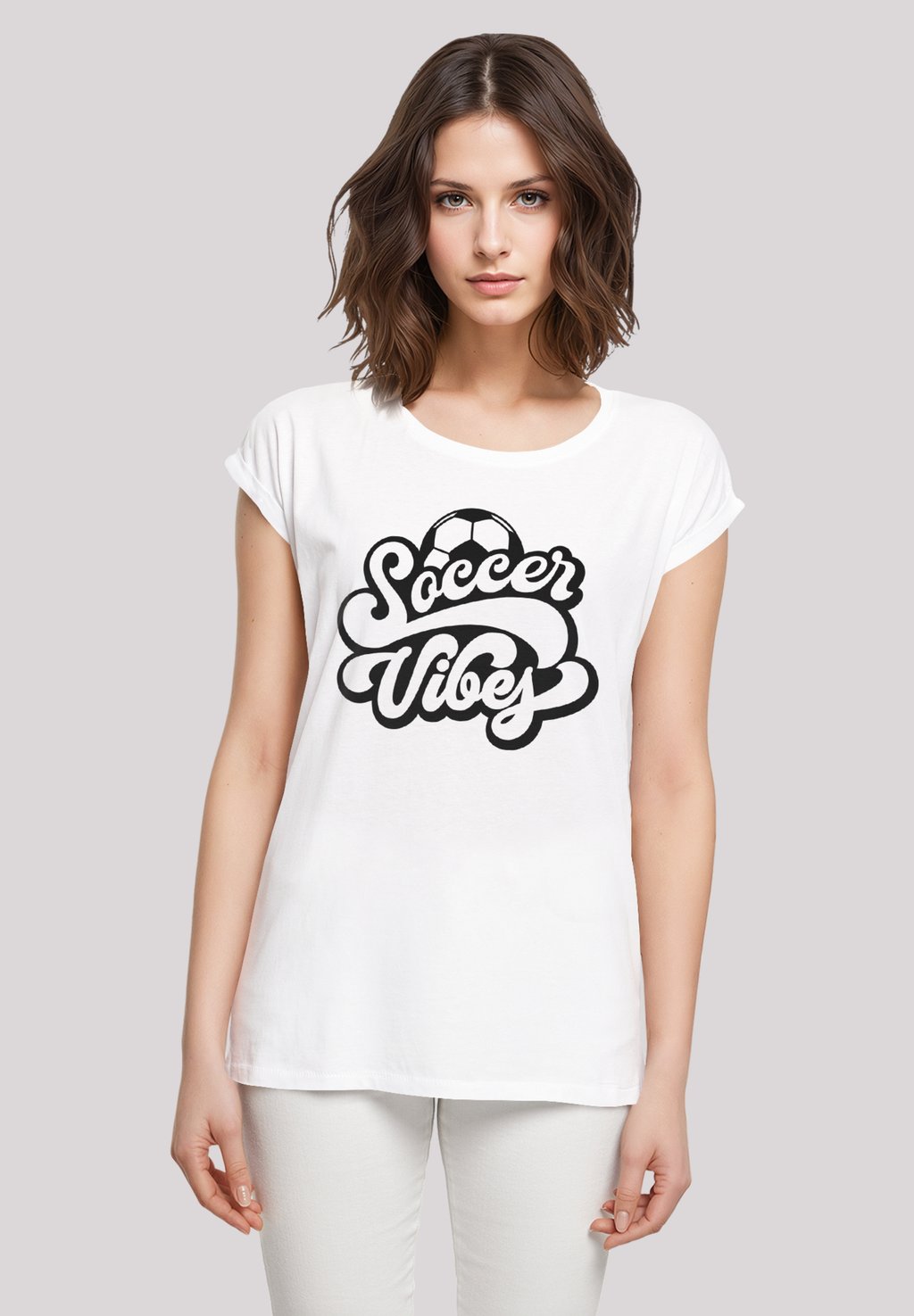 

Футболка с принтом SOCCER VIBES TYPOGRAPHY GRAPHIC F4NT4STIC, белый