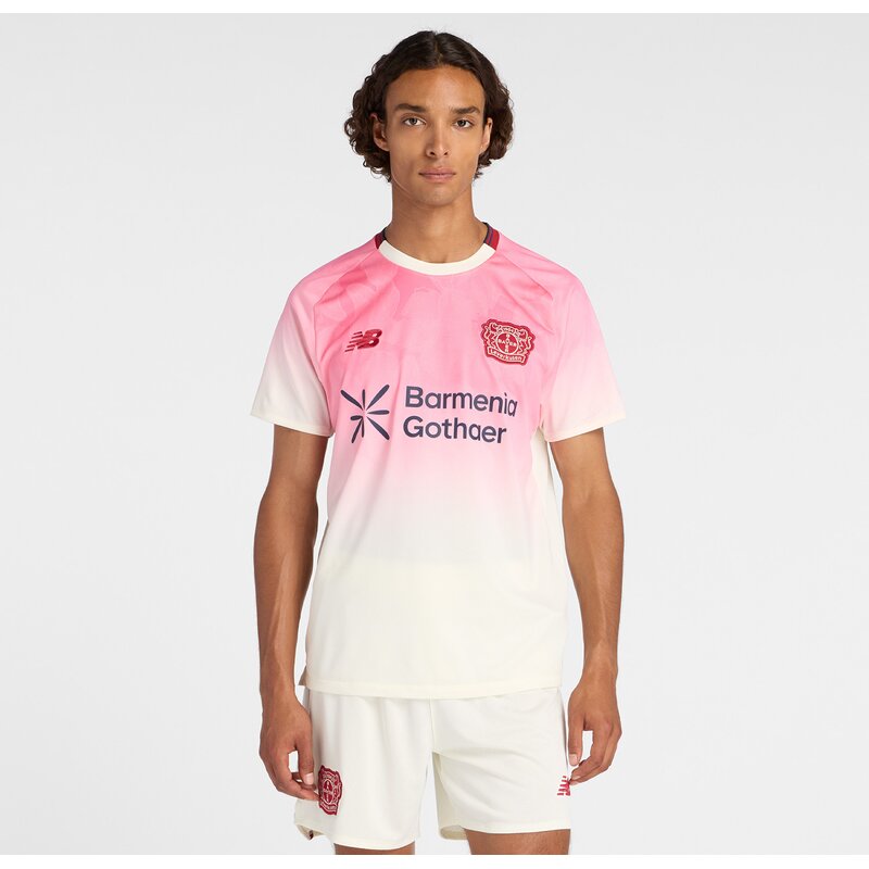 

Футболка выездная Trikot bayer 04 с коротким рукавом 25/26 New Balance, цвет away (mt230554awy)