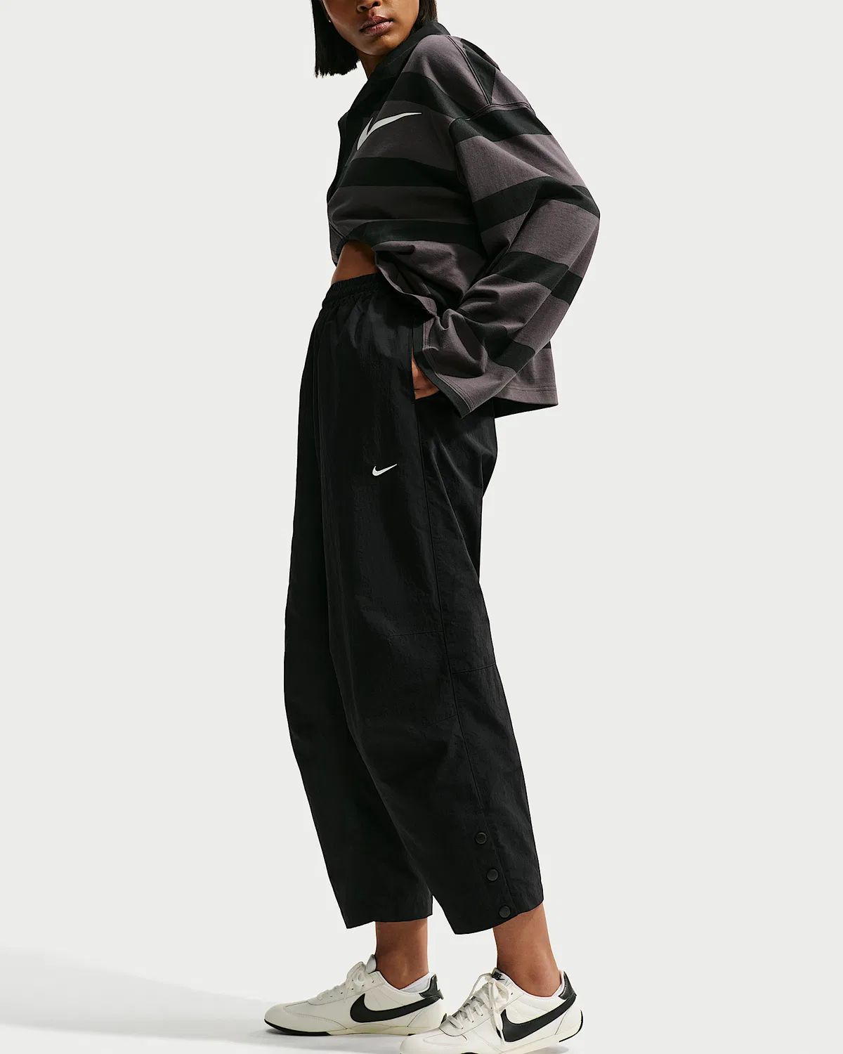 Женские свободные брюки с завышенной талией Nike Sportswear, Black/Sail — фото 4
