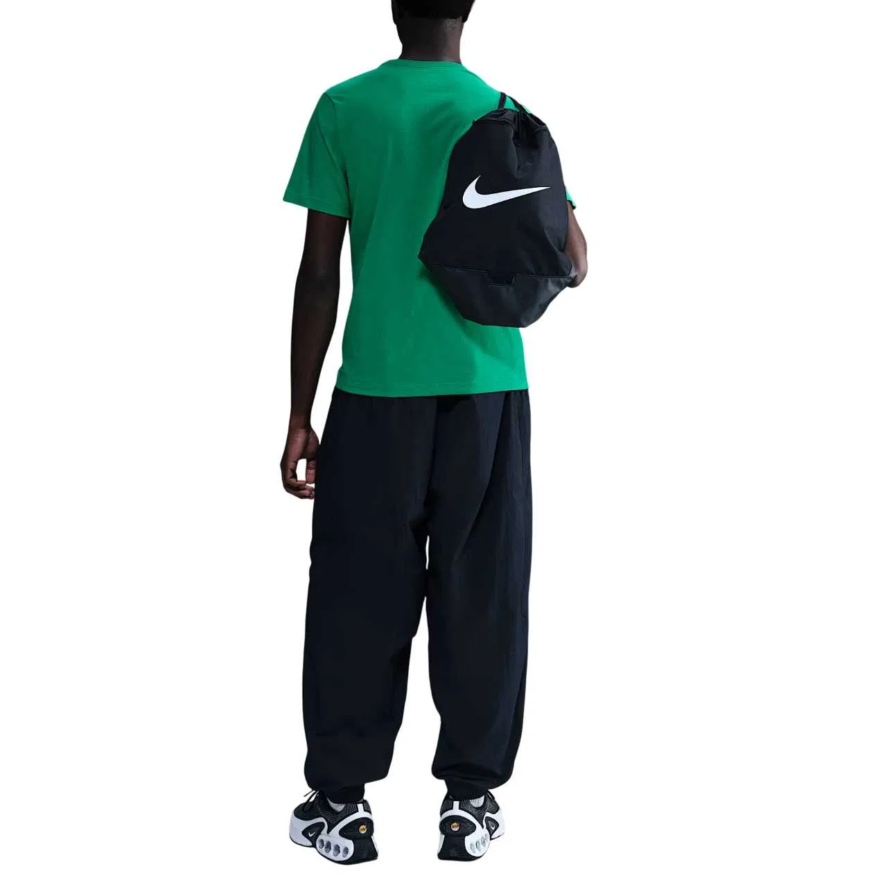 Футболка Nike Sportswear Club зеленая — фото 3