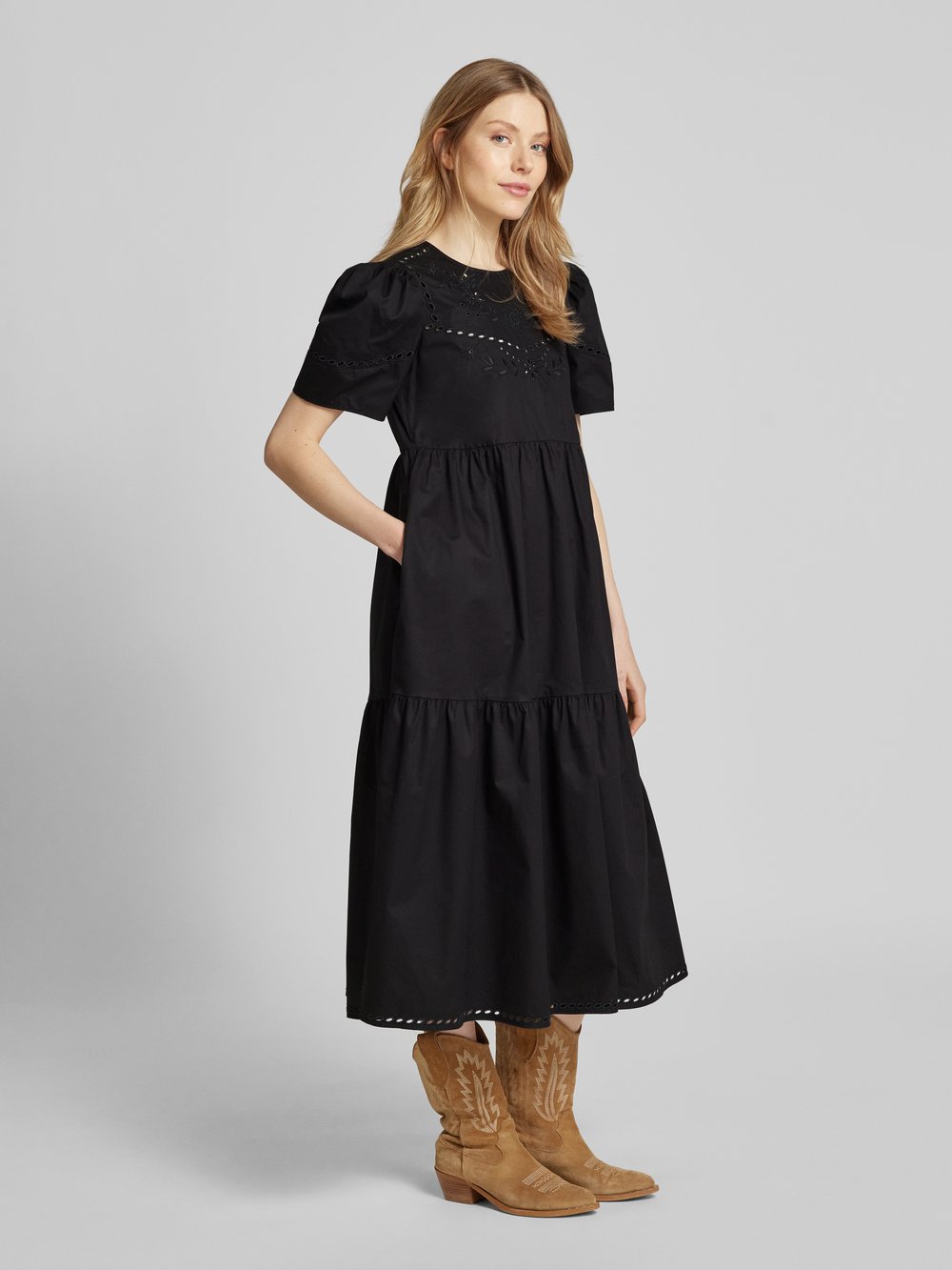 

Платье миди с ажурной вышивкой Scotch & Soda, черный