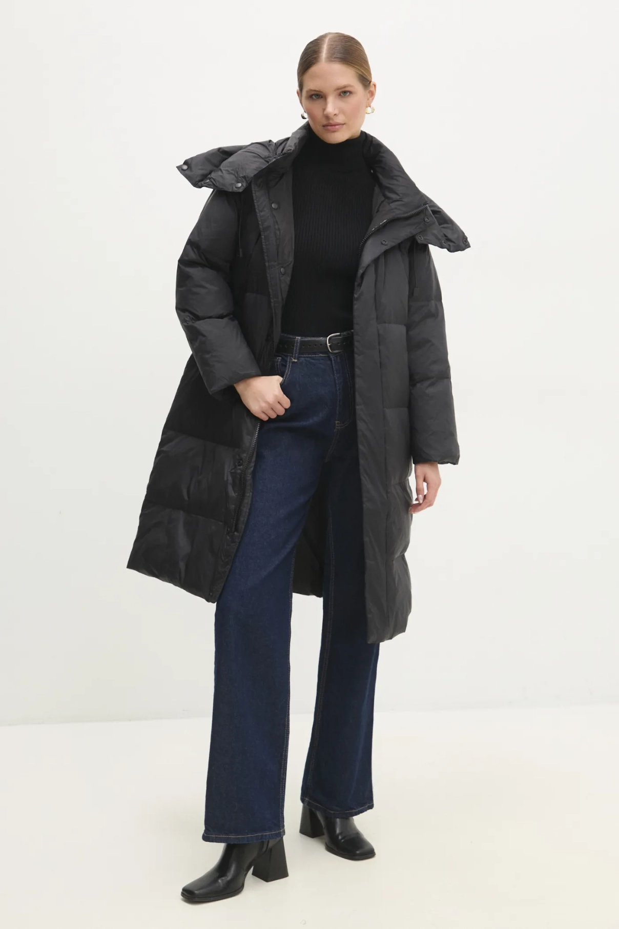

Пуховик женский Answear Lab, черный