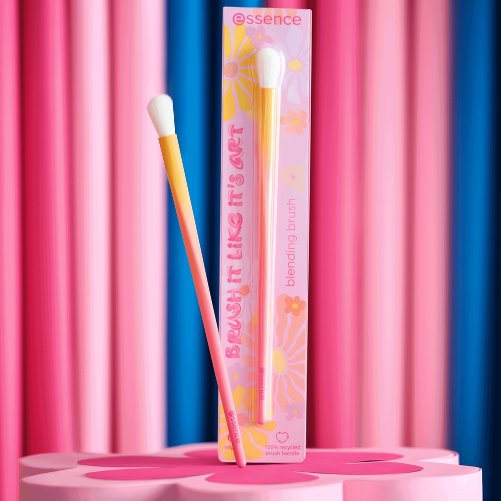 Расчешите его, как художественную кисть для растушевки Essence, 01 blending is like cardio for artists — фото 3