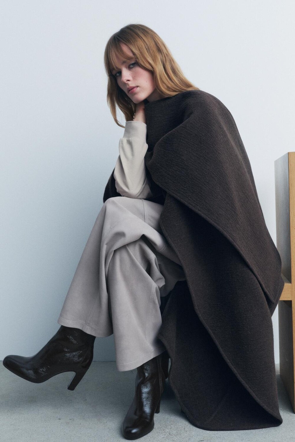 

Кожаные ботинки с овальным каблуком ZARA, коричневый