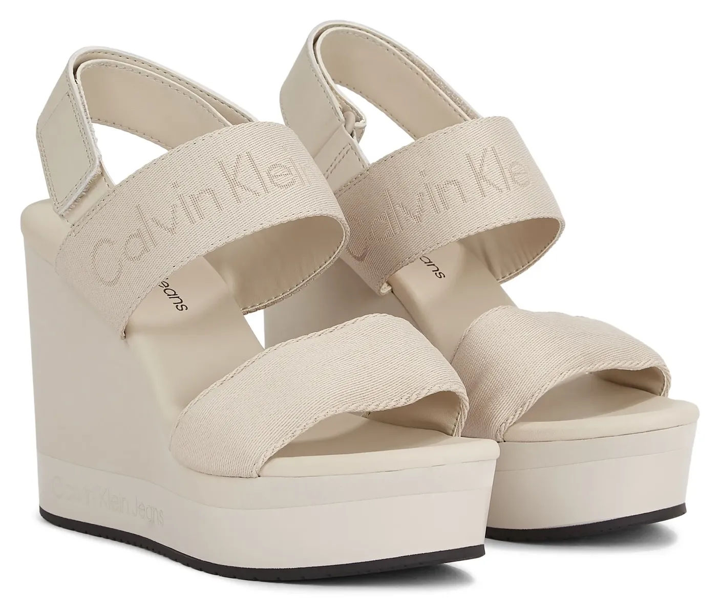 

Босоножки на танкетке Calvin Klein Jeans "WEDGE SANDAL WEBBING IN MR", летняя обувь, босоножки, танкетка, с надписью-логотипом, кремовый