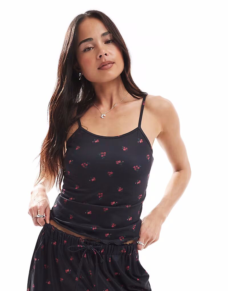 

Пижамный жилет красного цвета с цветочным принтом, черного цвета Daisy Street