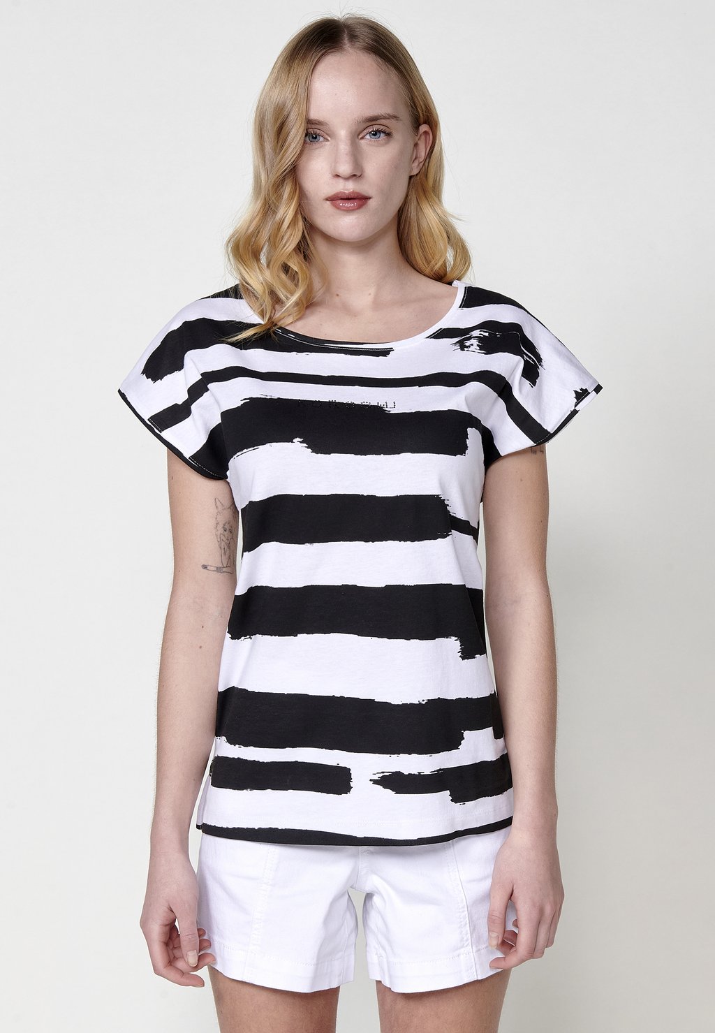 

Футболка с принтом STRIPED Koroshi, белый