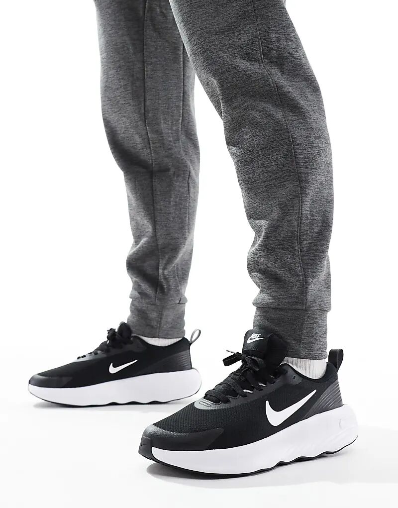 

Кроссовки Legend Essential 4 в черном и белом цвете Nike Training