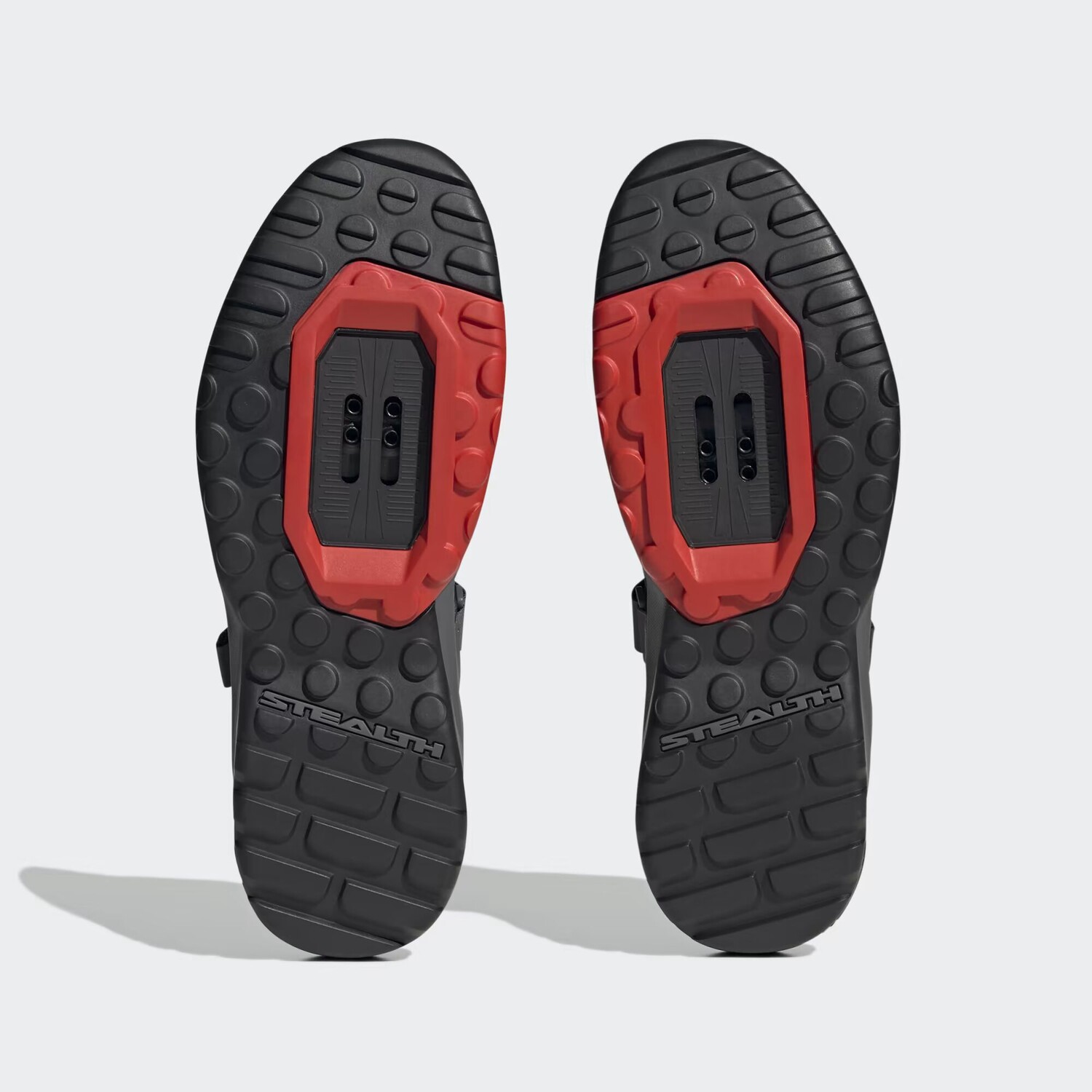 Кроссовки Five Ten с клипсами для горного велосипеда Adidas, цвет Core Black/Grey Three/Red — фото 3
