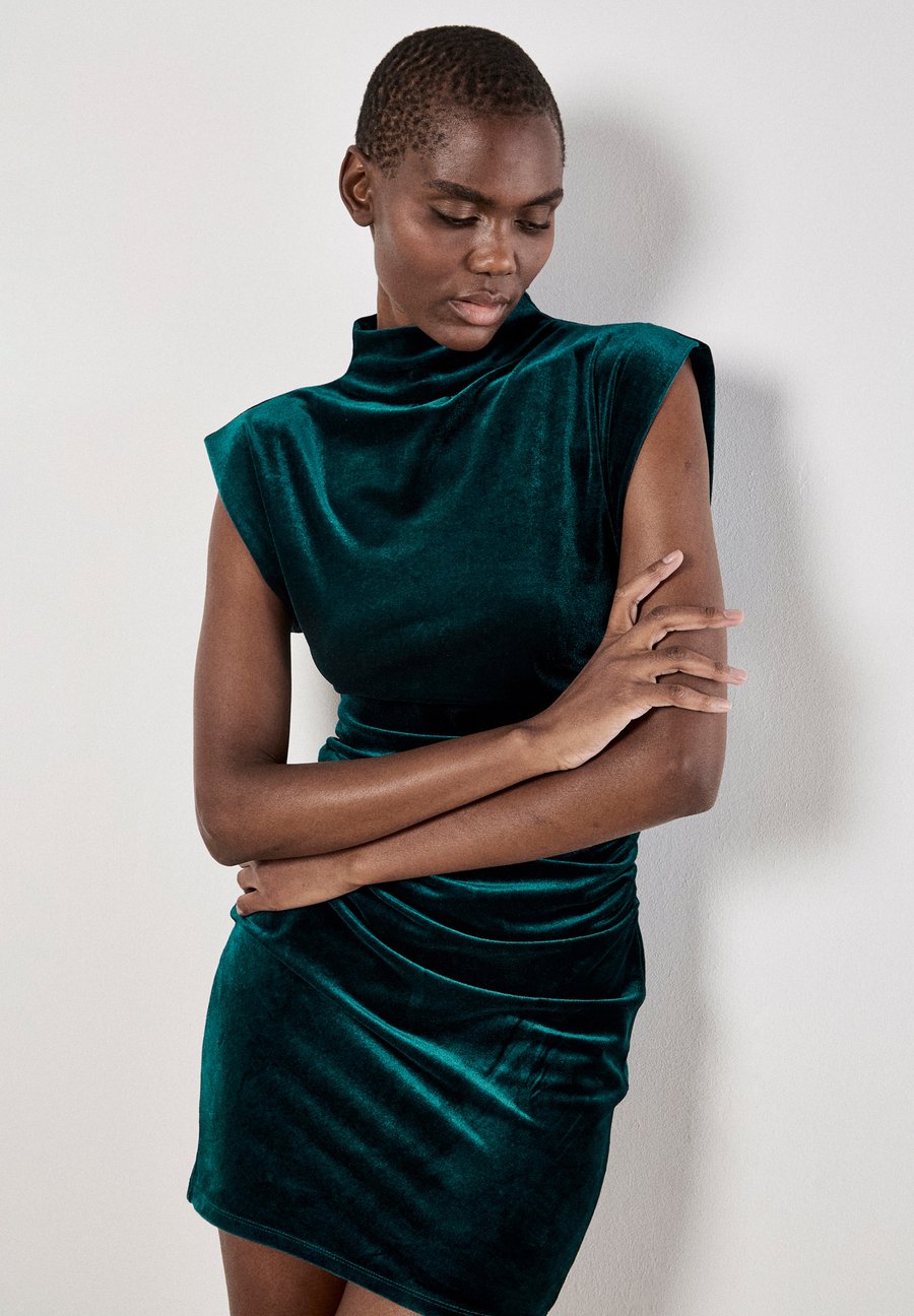 

Платье Apricot RUCHED BODYCON MINI, Green