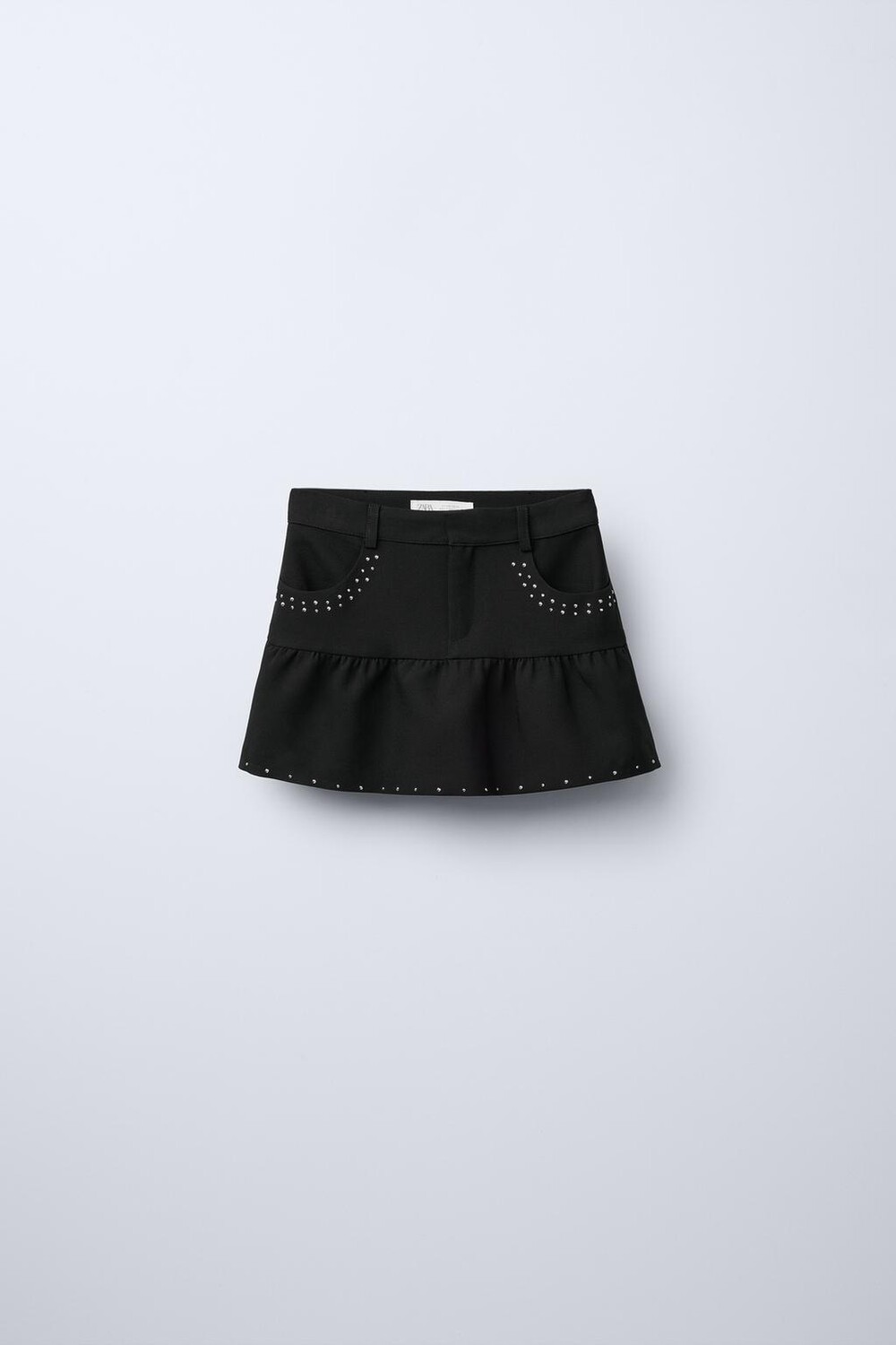 

Шорты-бермуды с заклепками ZARA, черный