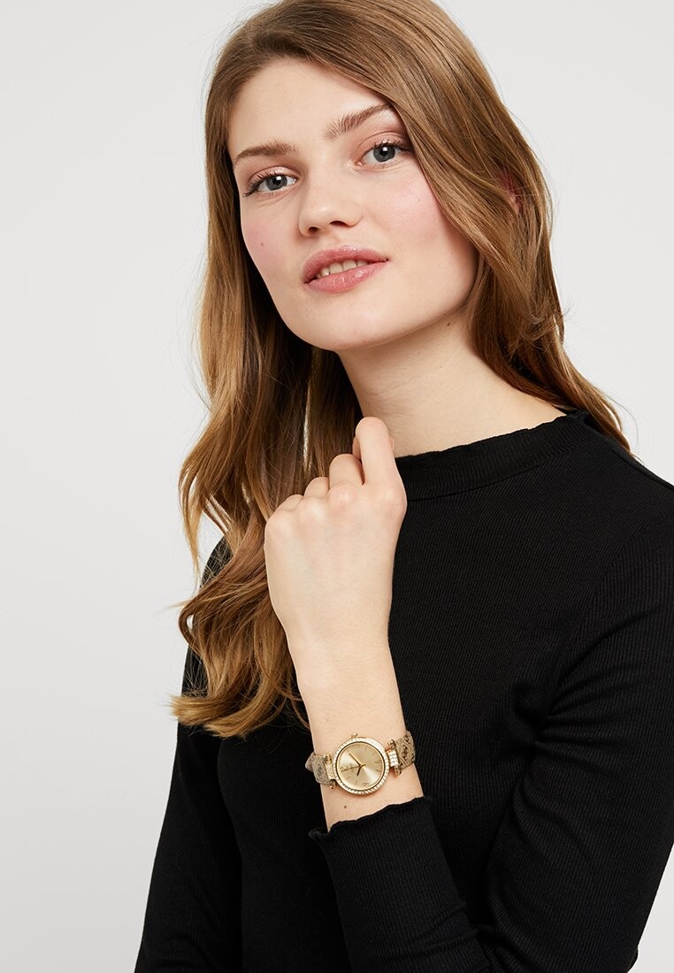 

Часы Guess