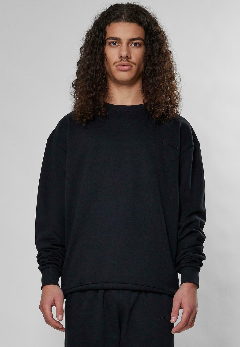 

Толстовка Essential Crewneck 9N1M SENSE, черный