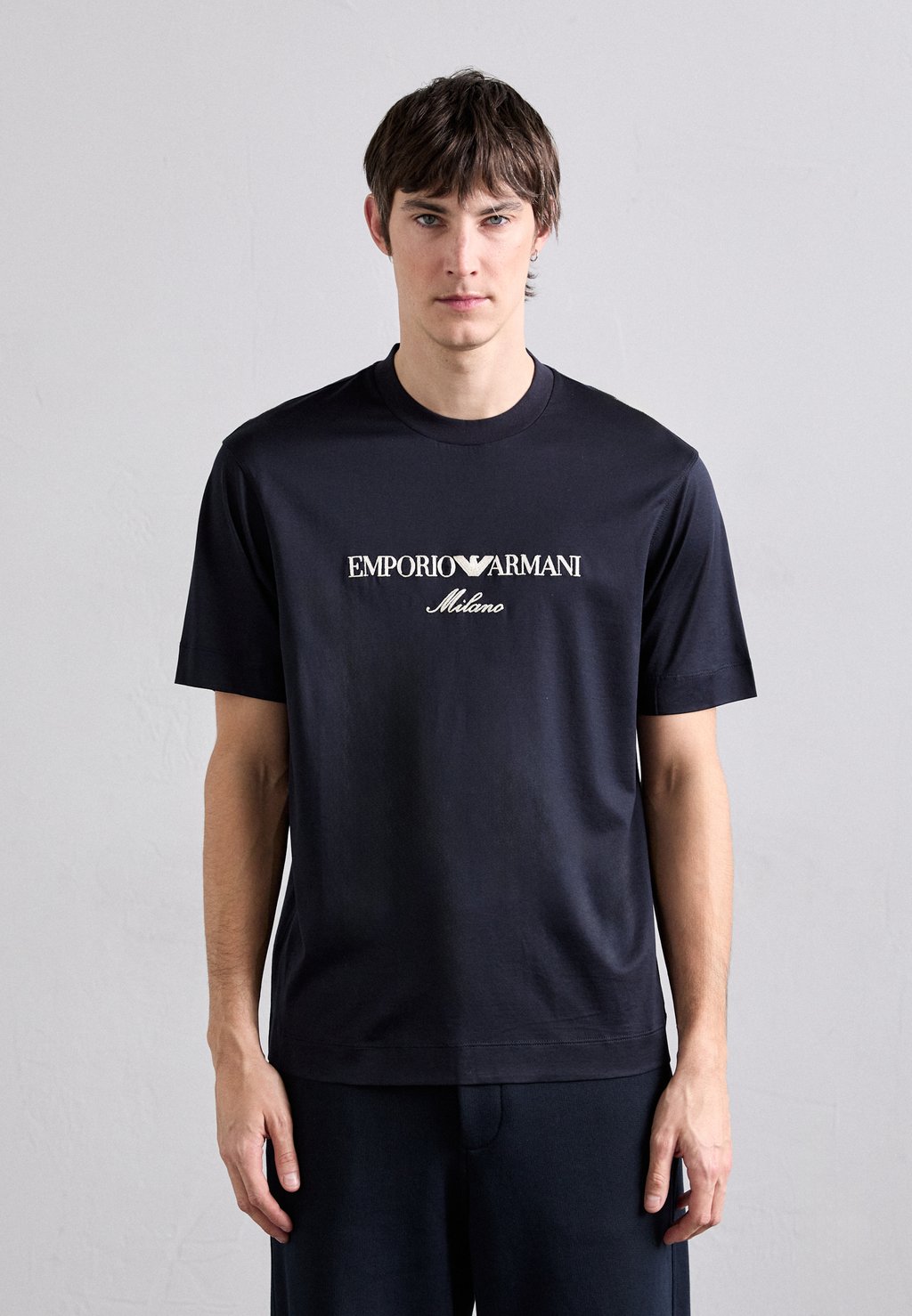 

Футболка с принтом Emporio Armani, темно-синий