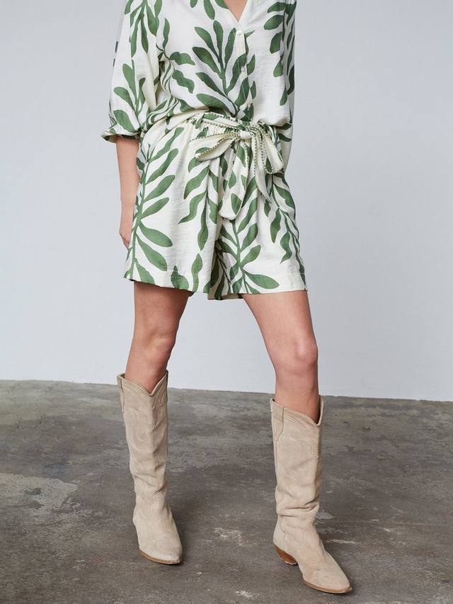 

Элла шорты-юбка с цветочным принтом Sisters Point