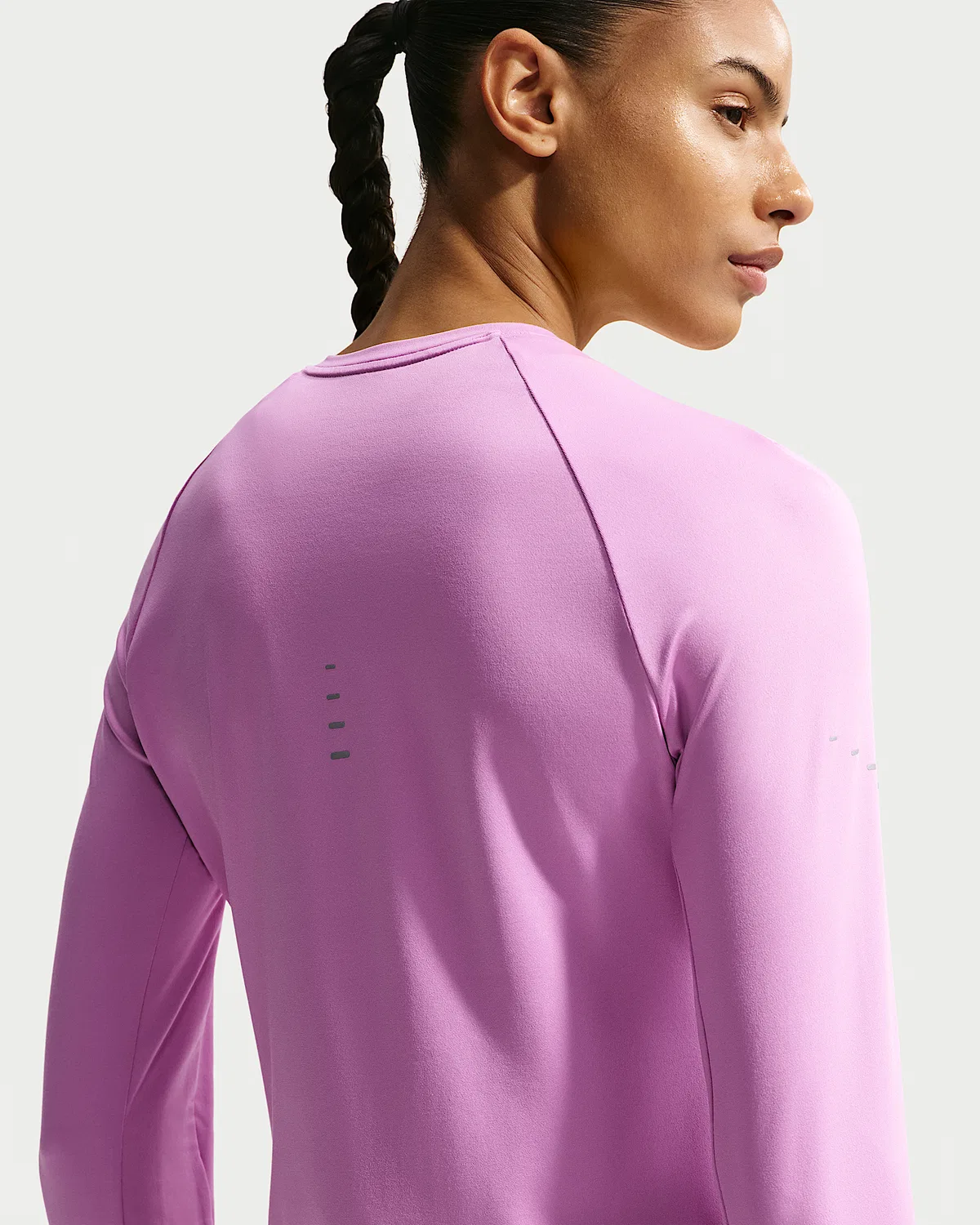 Женская длинная футболка с длинным рукавом Dri-FIT UV Nike Swift, Light Magenta — фото 2