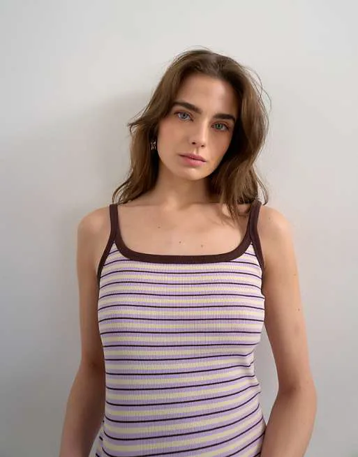 

Сиреневый жилет в рубчик с узкими бретелями и полосками Topshop