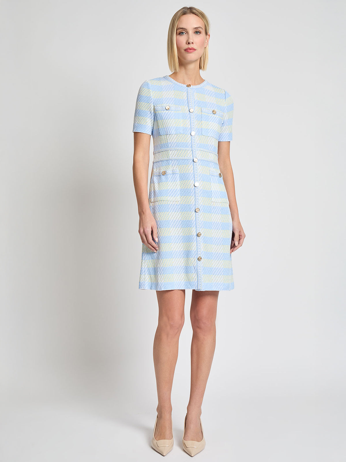 

Смелое клетчатое твидовое платье-футляр современного кроя Misook, белый