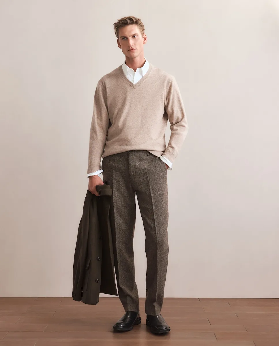 

Джемпер с v-образным вырезом, гладкий, из кашемировой шерсти Emidio Tucci, бежевый