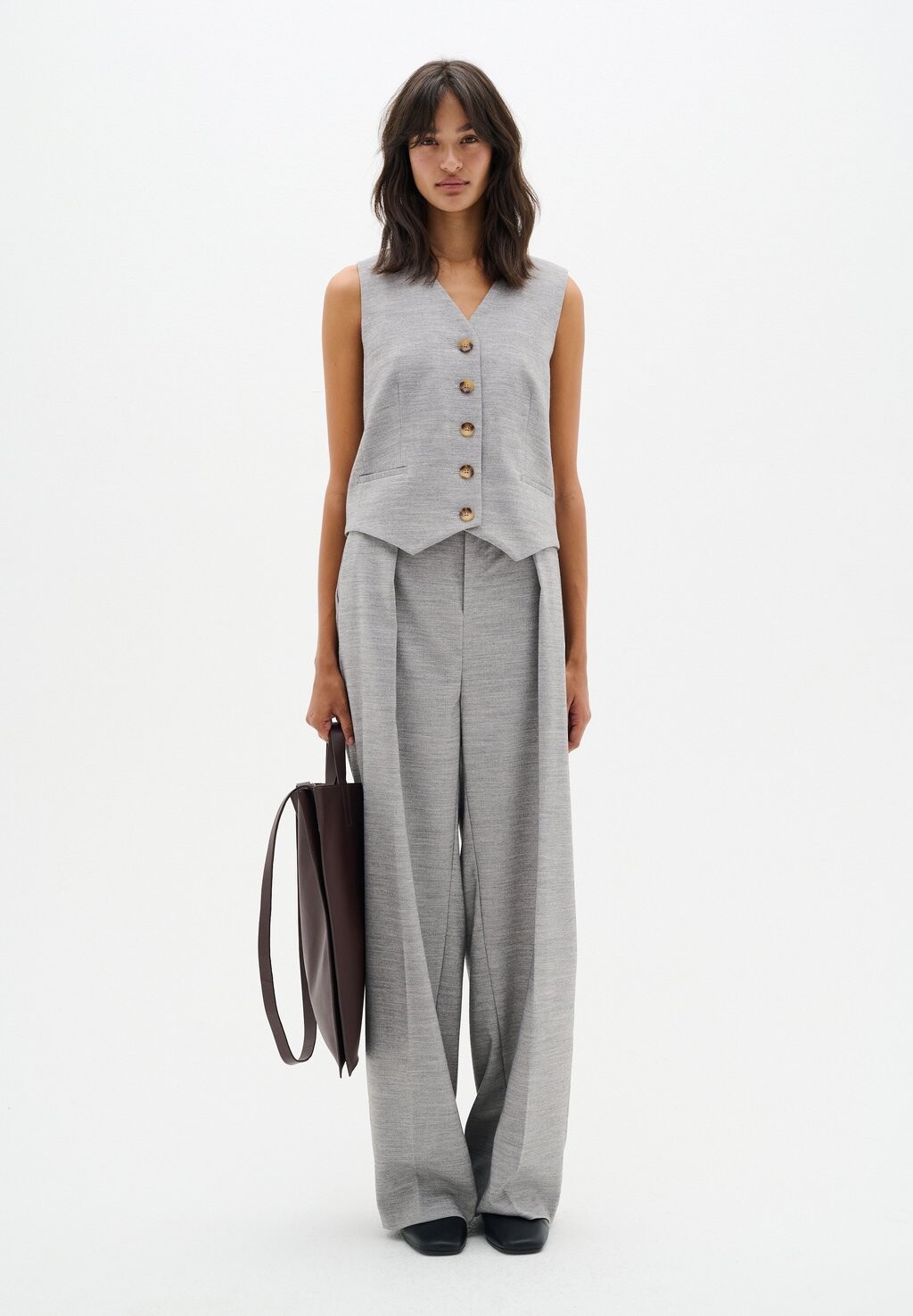 

Жилет KHAI InWear, серый