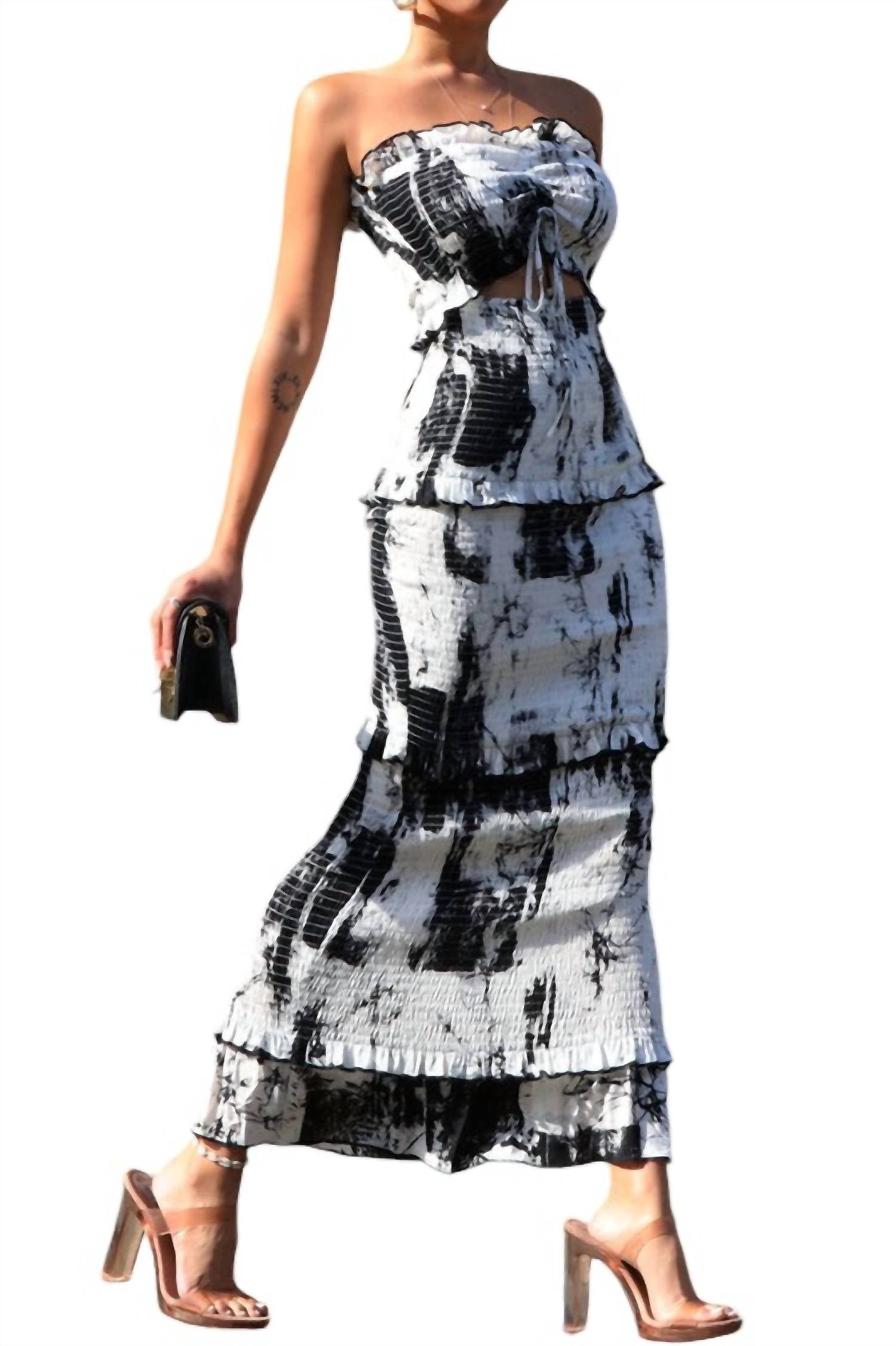 

Длинное платье с присборенной юбкой в ​​черном/белом цвете Dress Day
