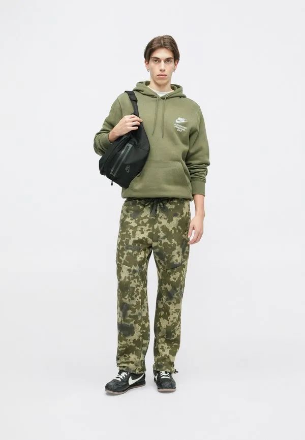 Брюки от спортивного костюма Nike Sportswear, Neutral Olive/Black — фото 3