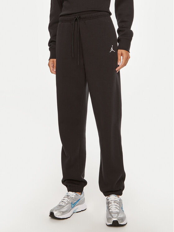 

Спортивные брюки regular fit Nike, черный