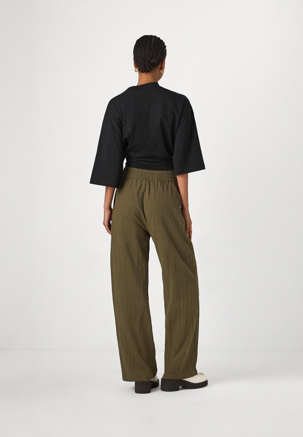 

Брюки ONLTIZANA LOOSE PANTS ONLY, темно-зеленый