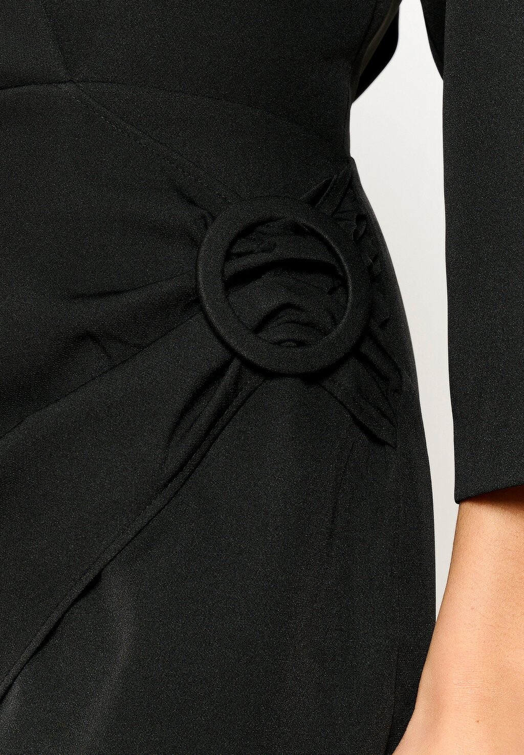 

Повседневное платье WITH BUCKLE LolaLiza, черный