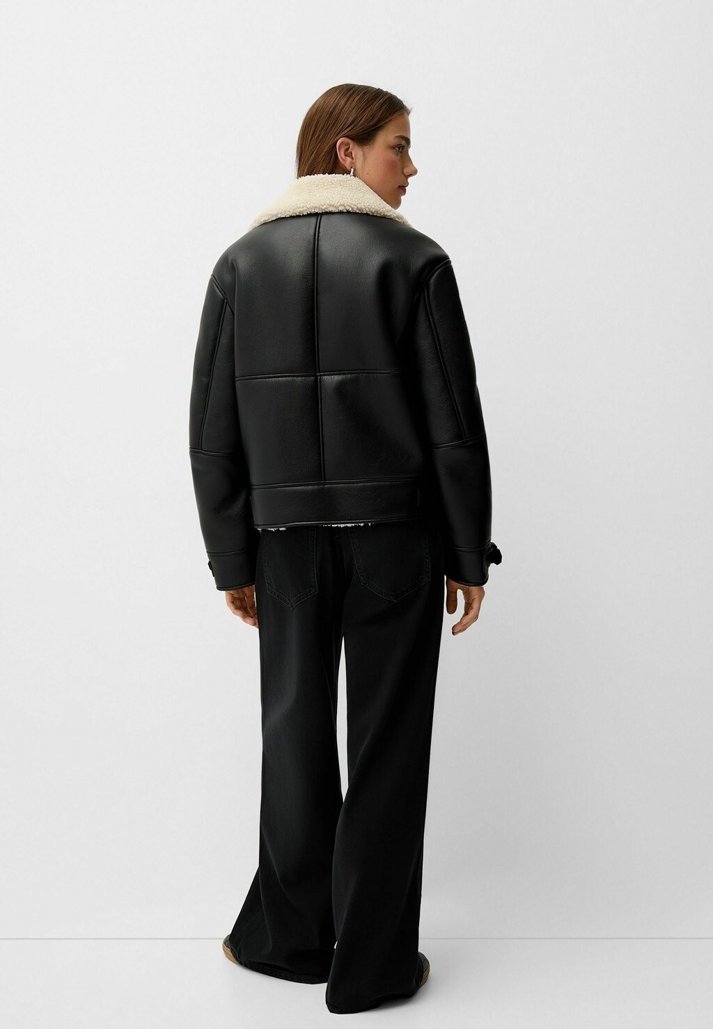 

Куртка из искусственной кожи DOUBLE-FACED BIKER Bershka, черный