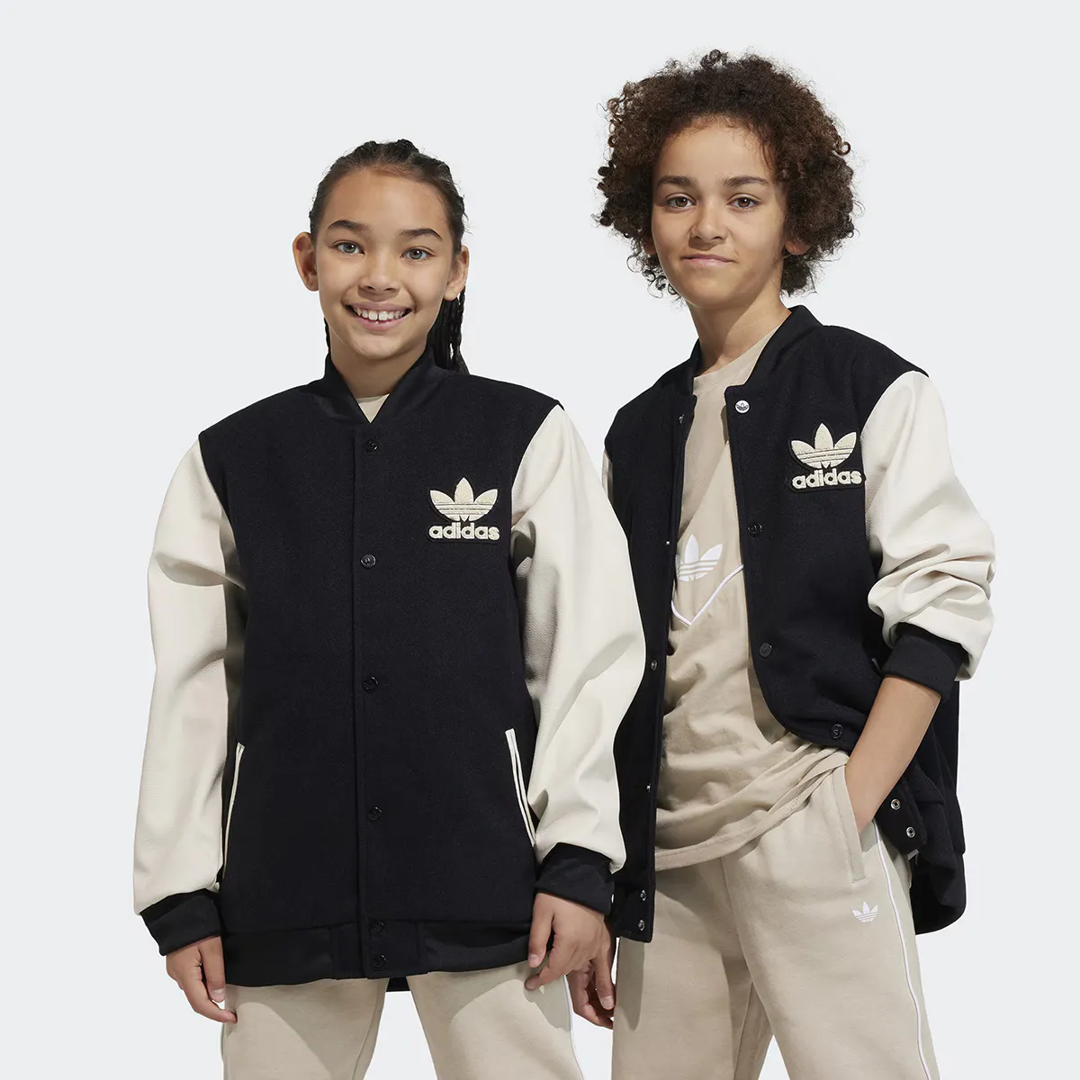 

Детская куртка adidas Originals Adicolor VRCT, чёрный