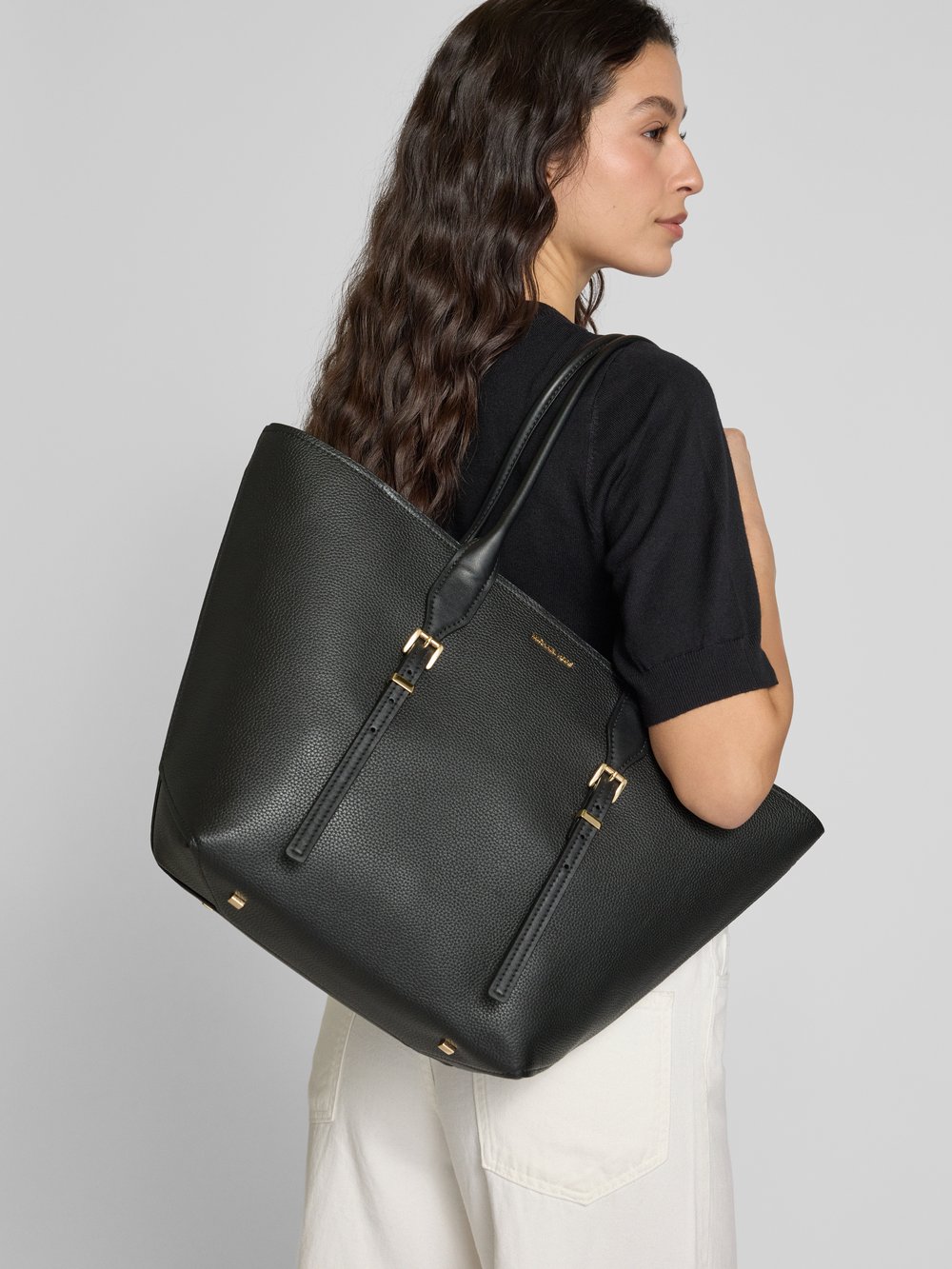 

Сумочка с этикеткой, модель «MOORE» MICHAEL Michael Kors, черный