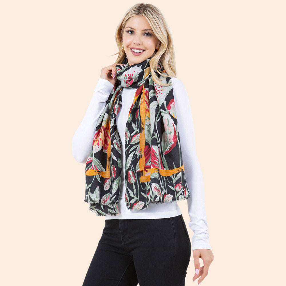 

Легкий повседневный шарф с крупным цветочным узором Truedames, черный