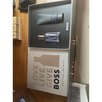 Hugo Boss Bottled Infinite Gift Set Eau De Parfum 50ml + Shower Gel 100ml — фото 2