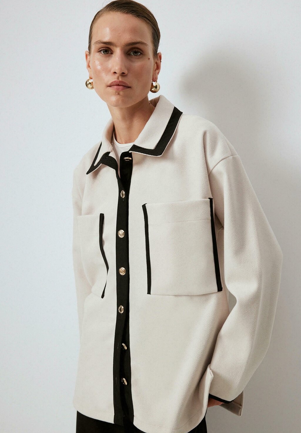

Летняя куртка GOLD BUTTONED Touché Privé, серый