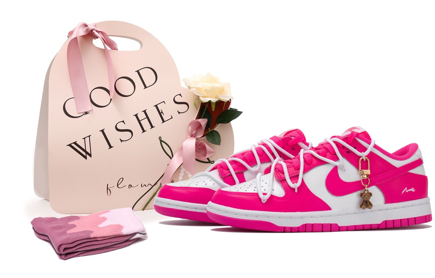 

Кроссовки Nike Dunk Skateboarding Shoes Women's Low-top White/pink, розовый