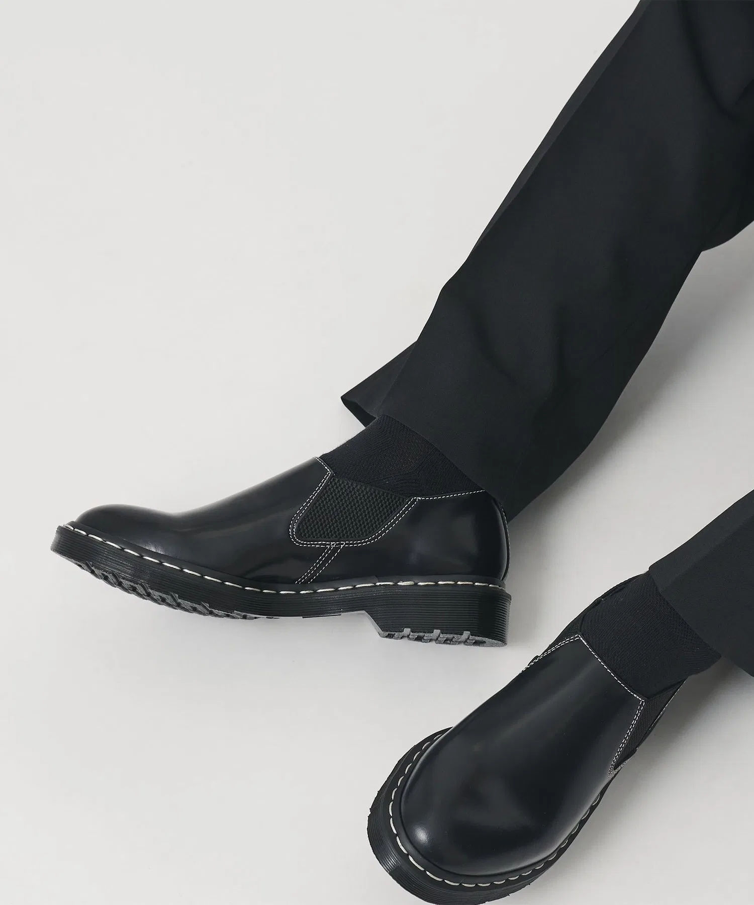 Мужские кожаные слипоны Dr. Martens LOUIS с белой строчкой чёрные — фото 2