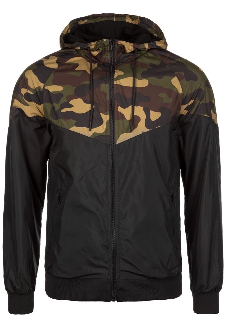 

Куртка Urban Classics ГРАФИЧЕСКАЯ ПЕЧАТЬ, цвет black/ green