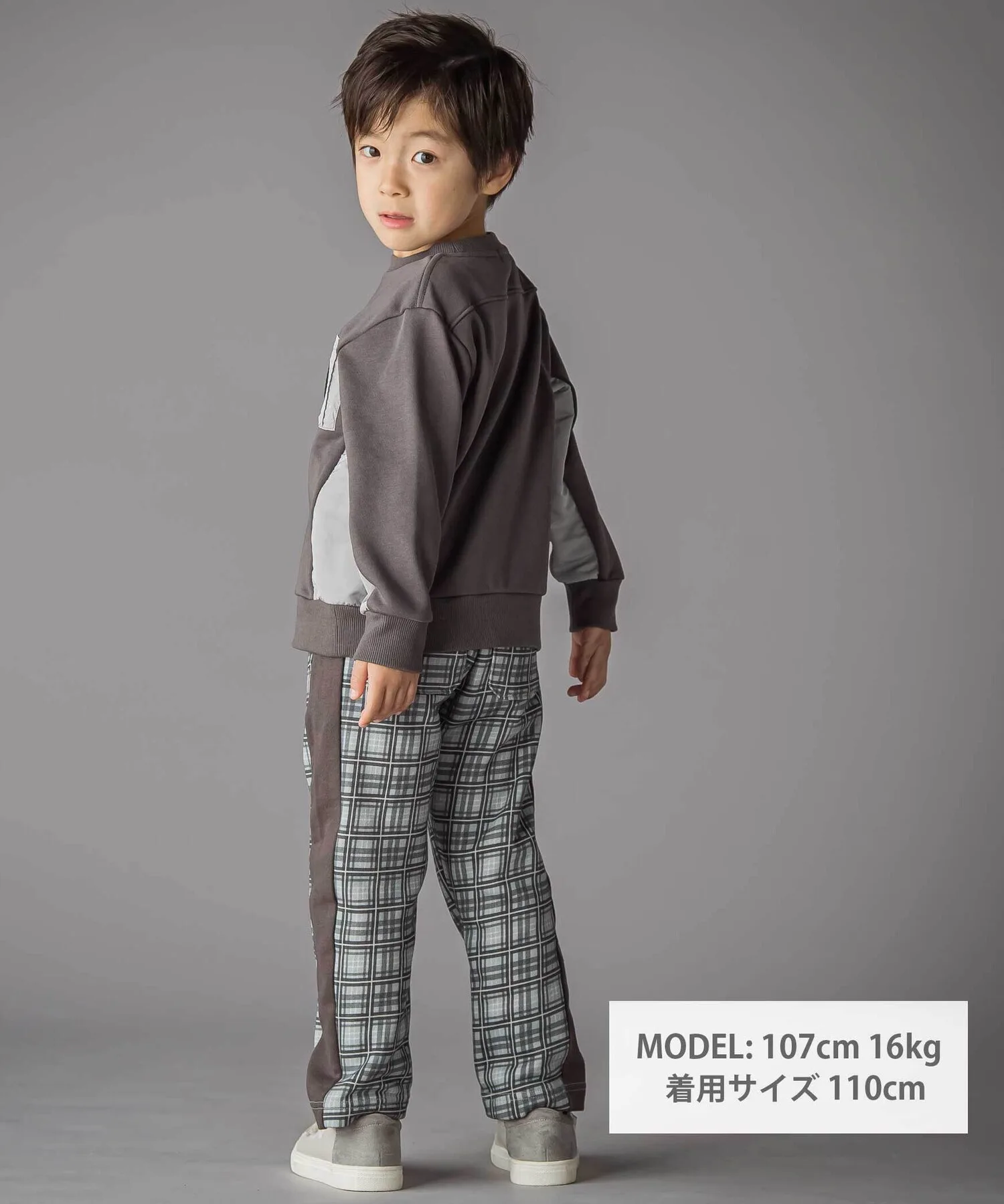 Детские брюки в клетку BeBe Petits Pois Vert серые — фото 2