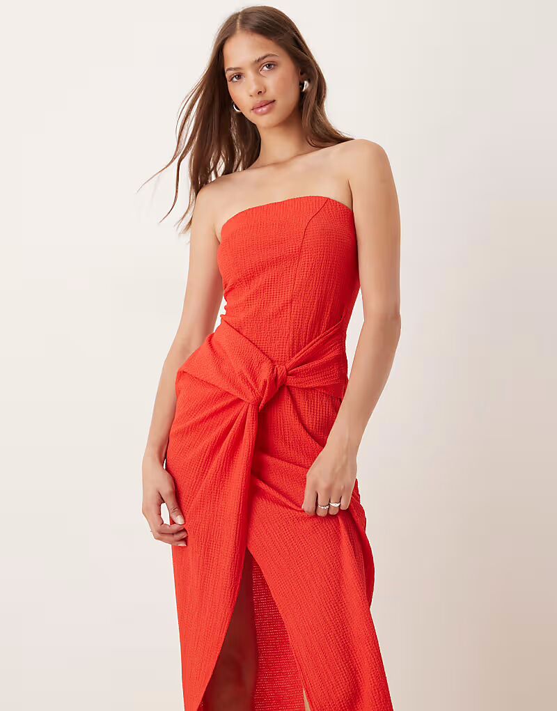 

Платье-бандо миди с закрученной драпировкой спереди красного цвета Asos Design
