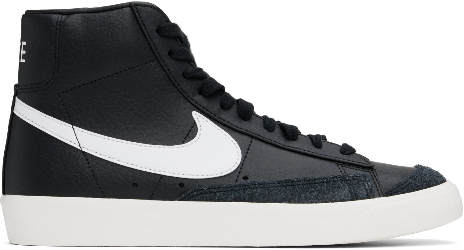 

Черно-белый пиджак, винтажные кроссовки середины 77-го года Nike