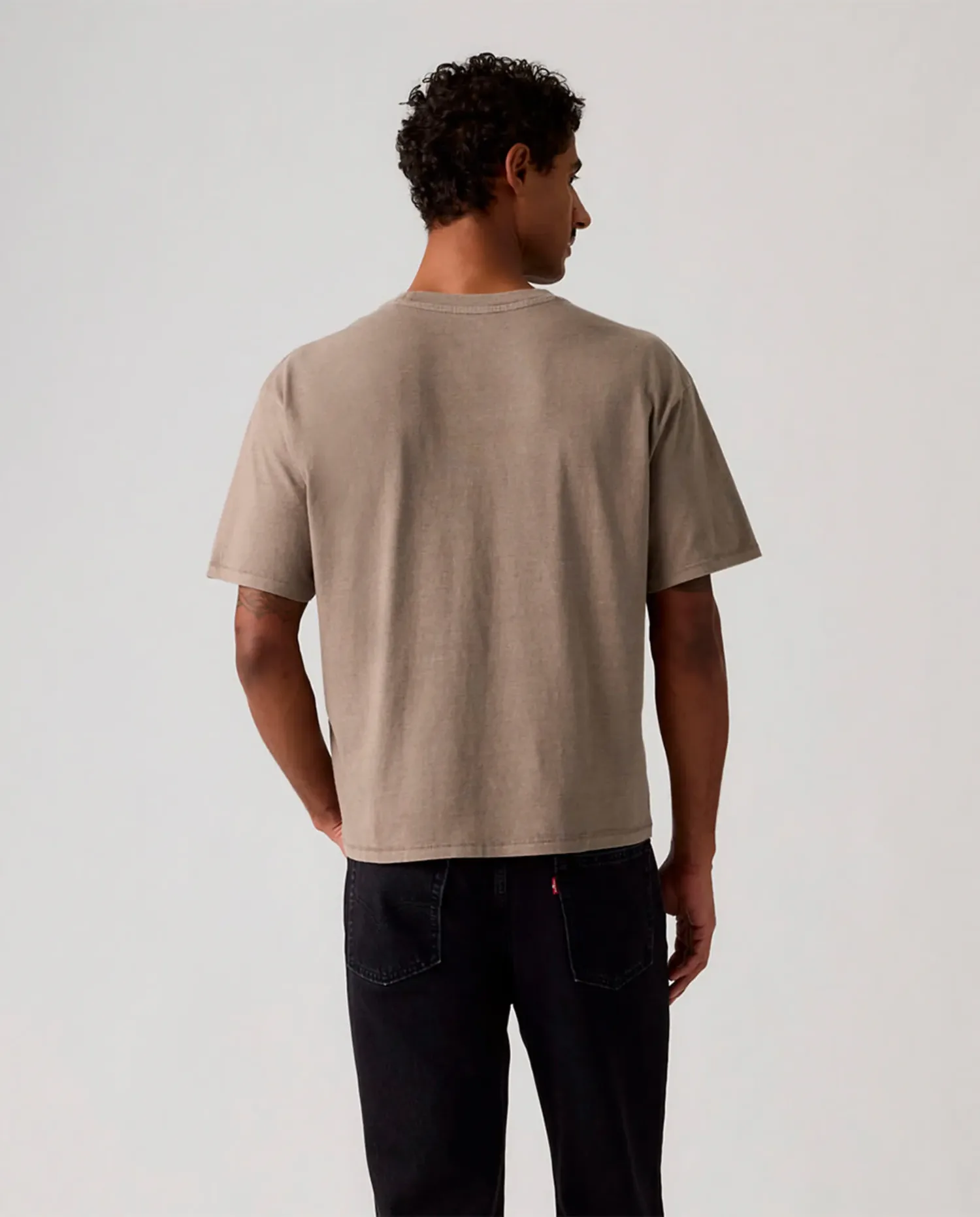 Мужская укороченная футболка с коротким рукавом и круглым вырезом Levi's, светло-коричневый — фото 2