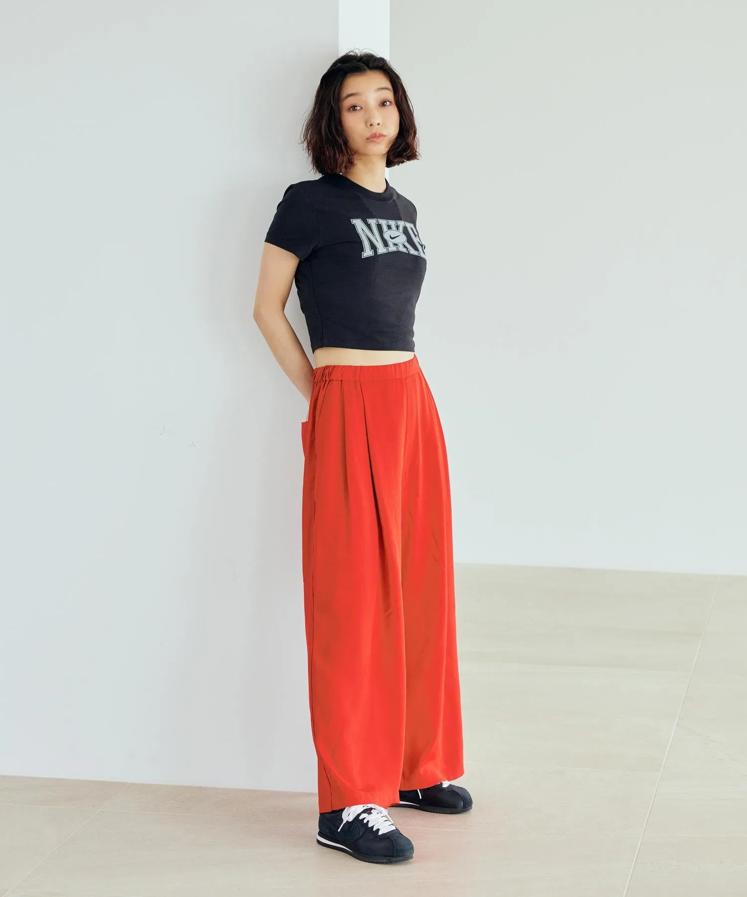 Женская футболка Nike Sportswear Slim Cropped T-Shirt — фото 4