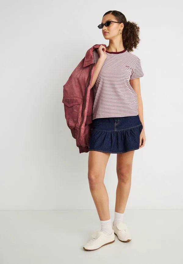 Идеальная футболка, базовая футболка Levi'S, Anita Zinfandel — фото 2