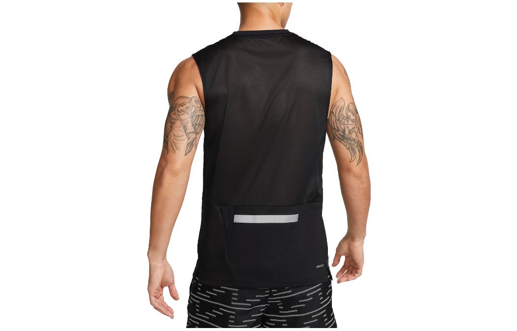 Топ Nike Dri-fit Run Division Rise 365 Tops 'Black' DX0852-010, черный — фото 4