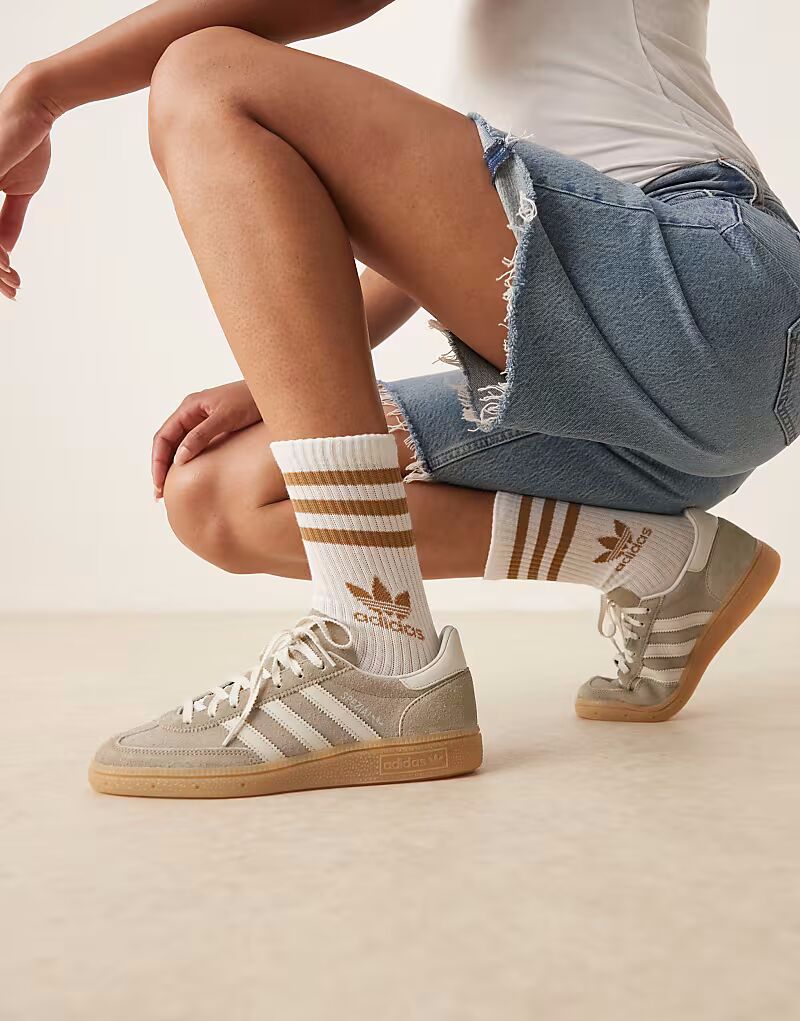 Серые и серебристые кроссовки Adidas Originals Handball Spezial