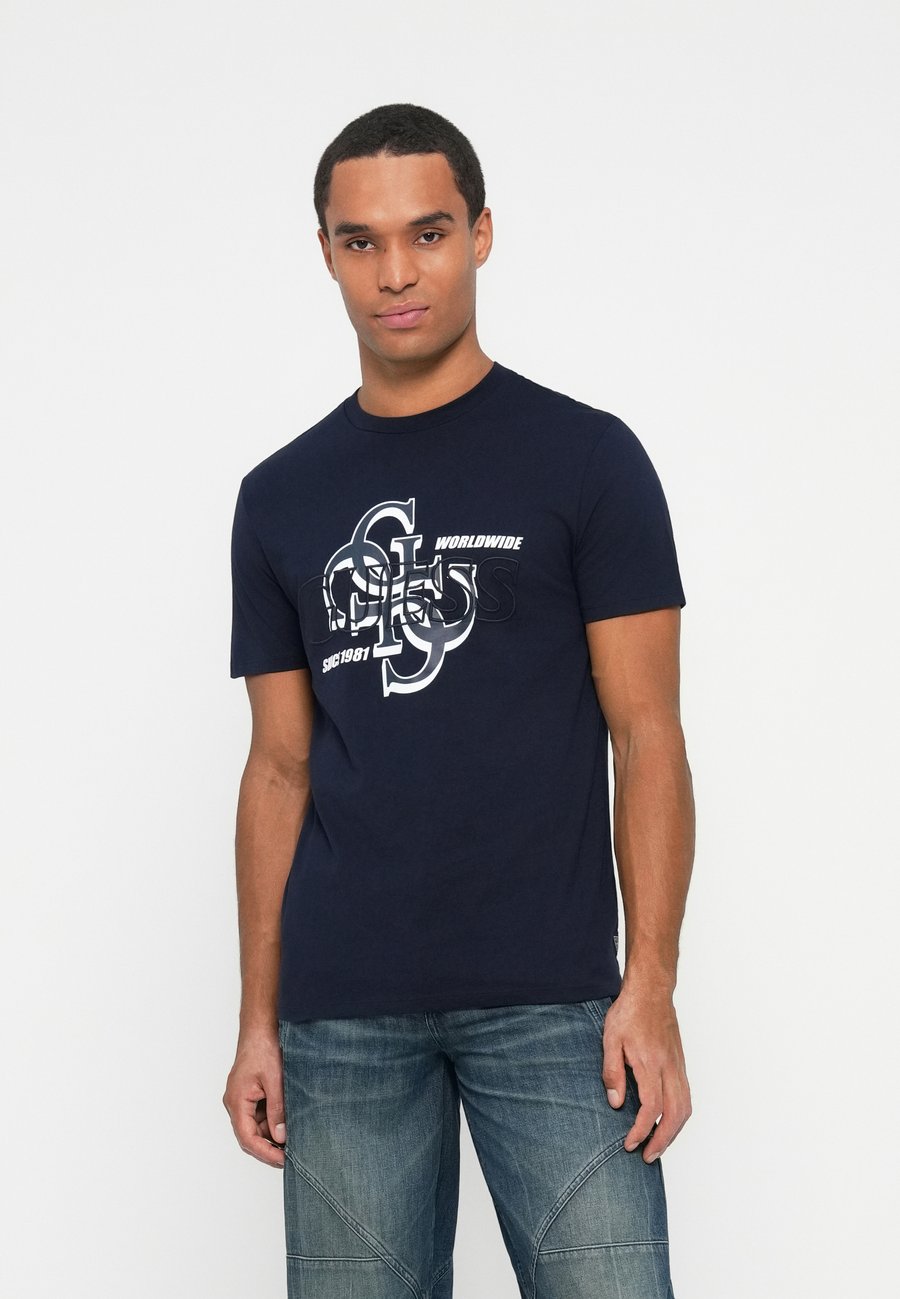 

Футболка Guess DROP SHADOW TEE, Smart Blue/Dark Blue, Синий, Футболка Guess DROP SHADOW TEE, Smart Blue/Dark Blue